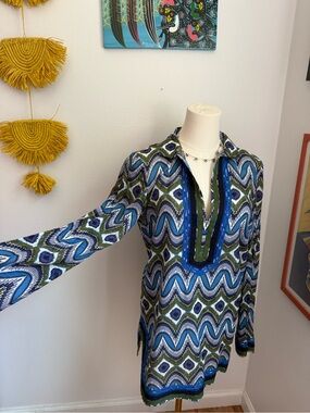 Funky Tory Burch tunic with geometric design size 6